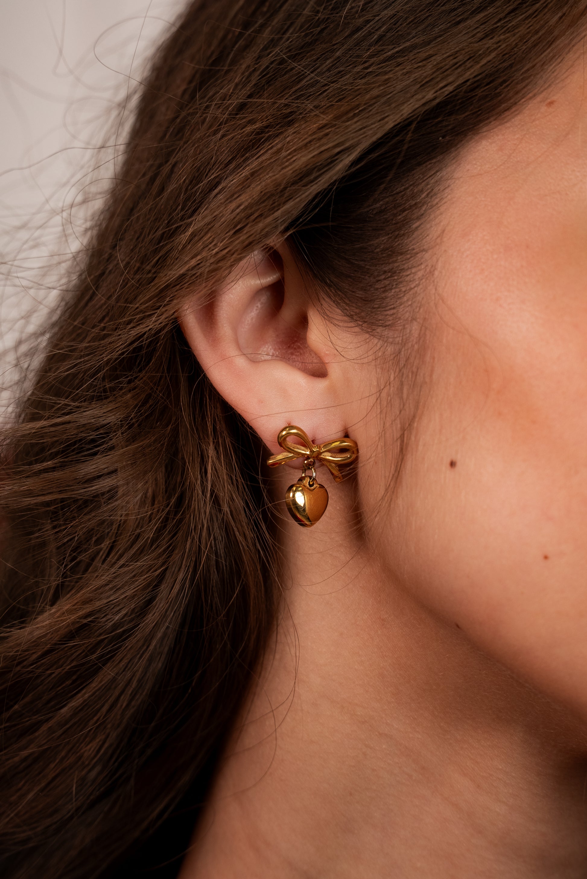 Bow Heart Earrings Gold